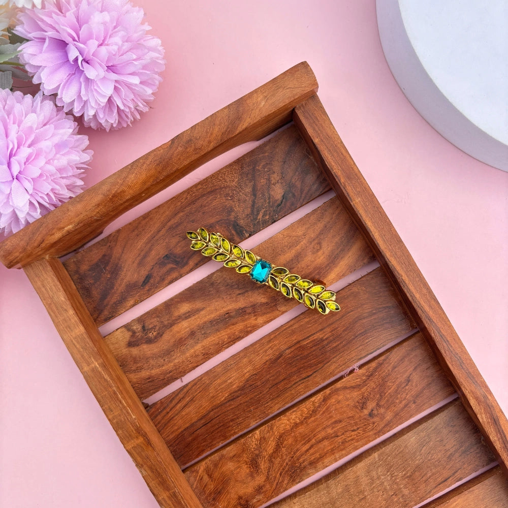 Emerald Leaf Center Clip