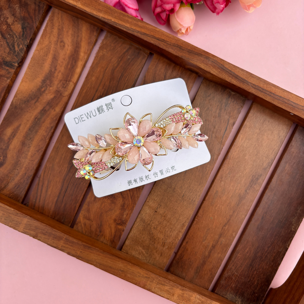 Flower with Leaf Center Clip