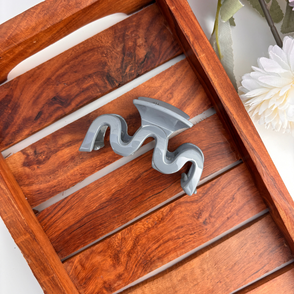Wavy Hair Claw - Medium