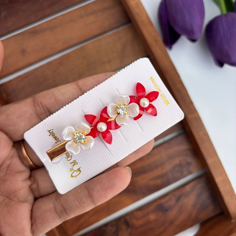 Lilly Pearl Flower Alligator Clip