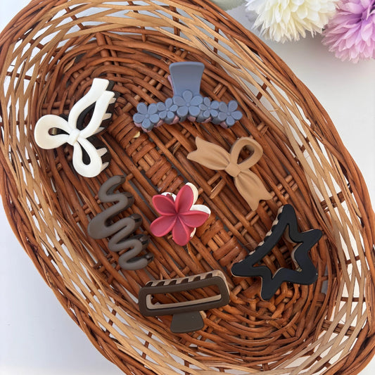 🌸 Elegant Matte Hair Claw Hamper – Assorted Colours🌸