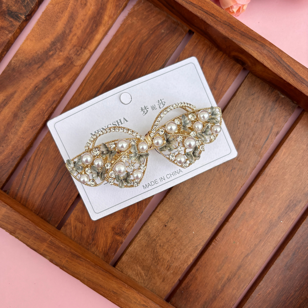 Premium Tiny Butterfly Pearl Center Clip