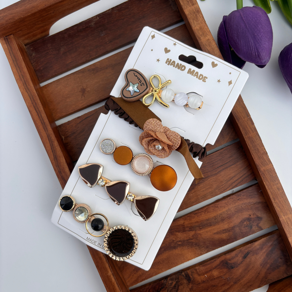 Cocoa Chic Hair Set– 1 Scrunchie & 4 Clips