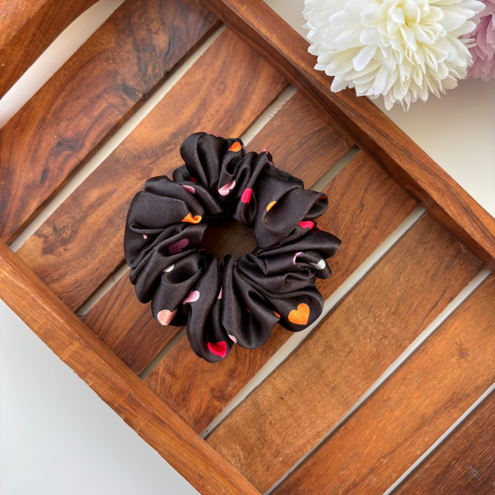 🖤 Heartbeat Charm Satin Scrunchie - Regular