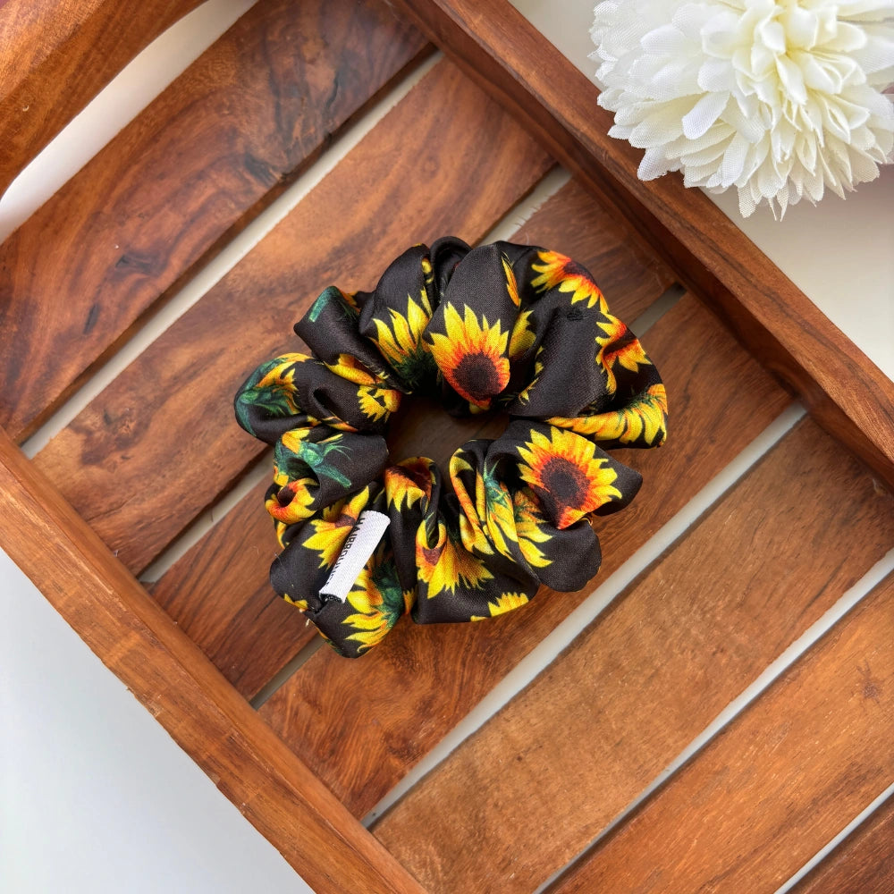 🌻 Golden Glow Sunflower Scrunchie - Regular