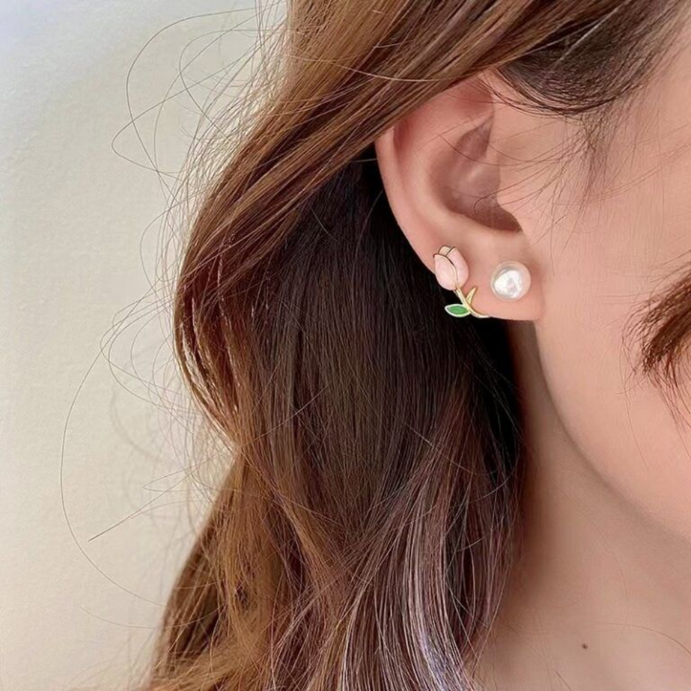 Tulip Pearl Earrings - Light Pink