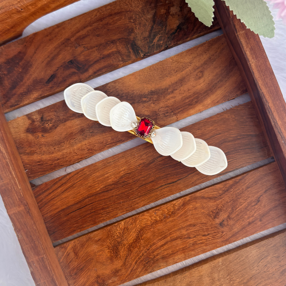 Pure White Center Clip