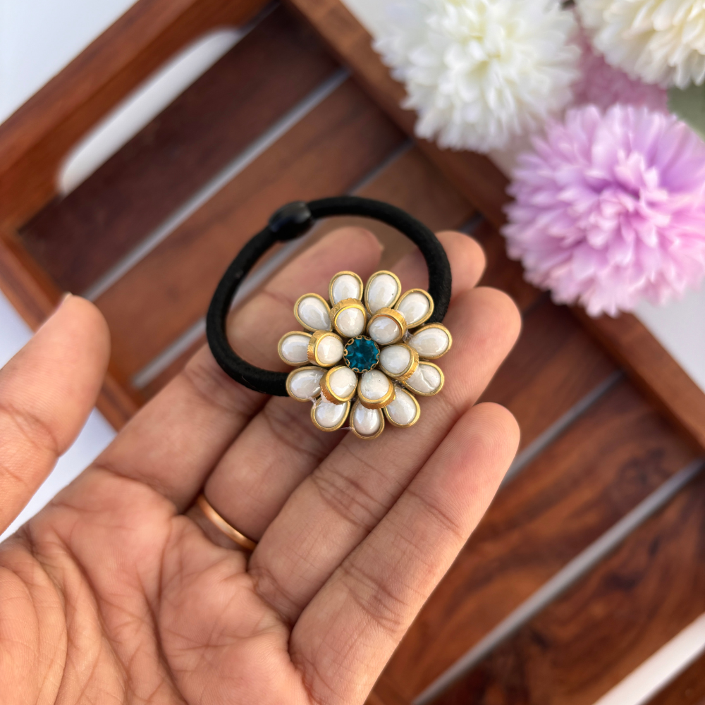 Pearl Bloom Hair Tie