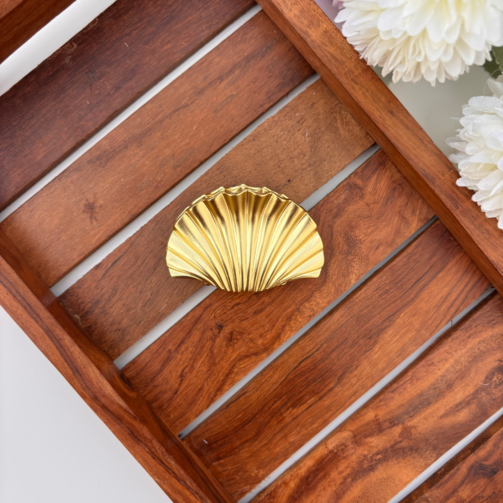 SeaShell Metal Hair Claw - Medium