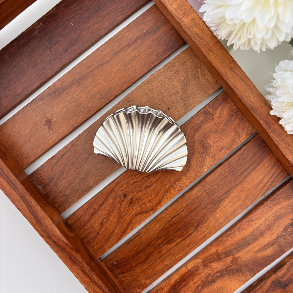SeaShell Metal Hair Claw - Medium