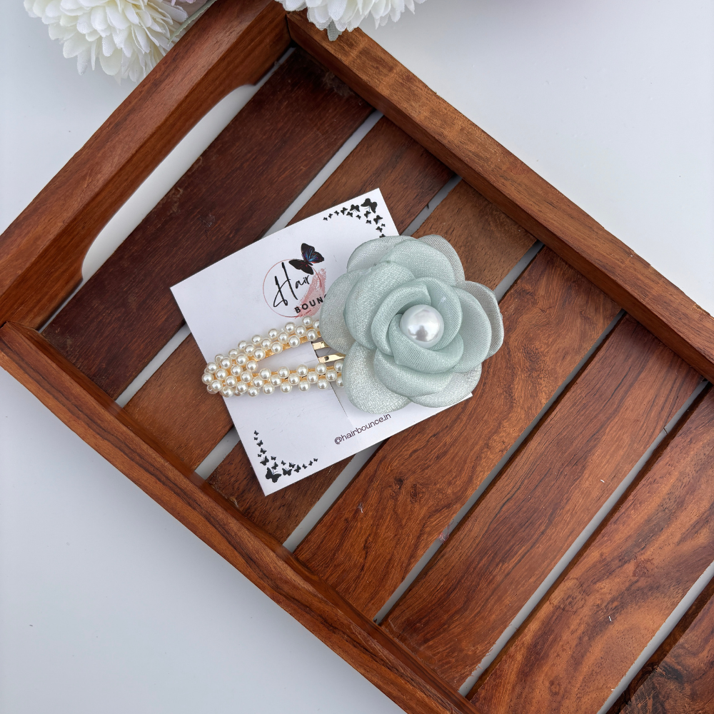 Pearl Bloom Rose Tic Tac Clip