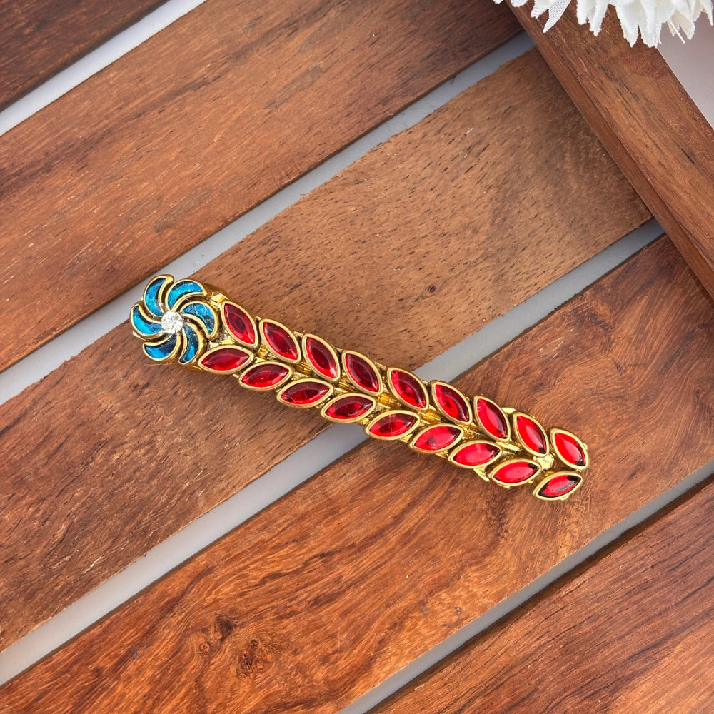 Crimson Swirl Center Clip