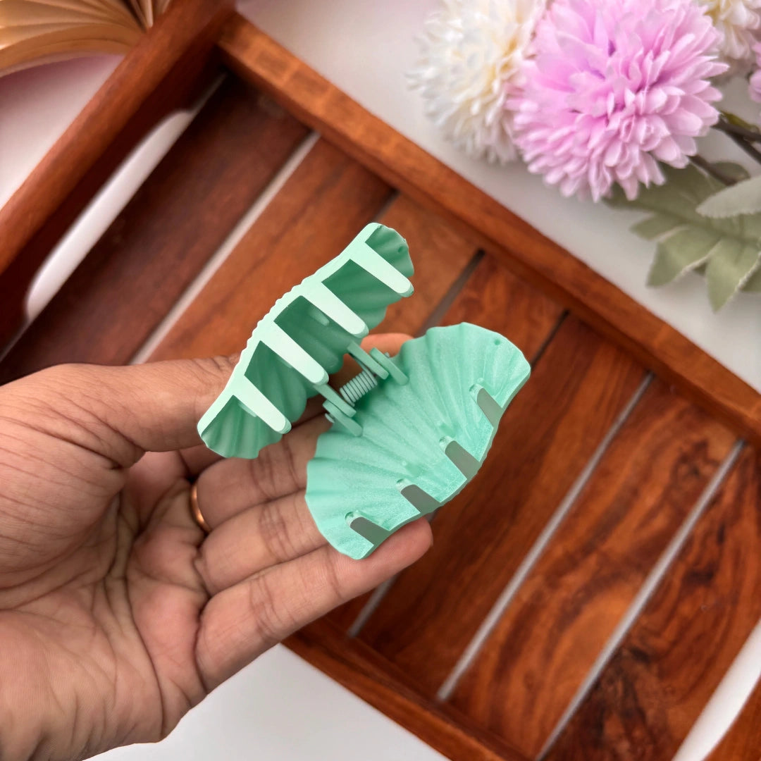 Dual Colour Seashell Hair Claw - Medium