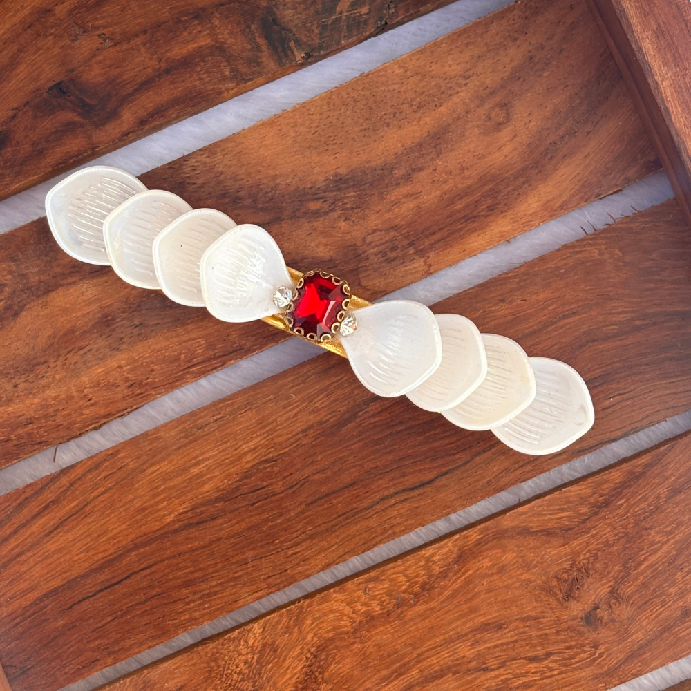 Pure White Center Clip