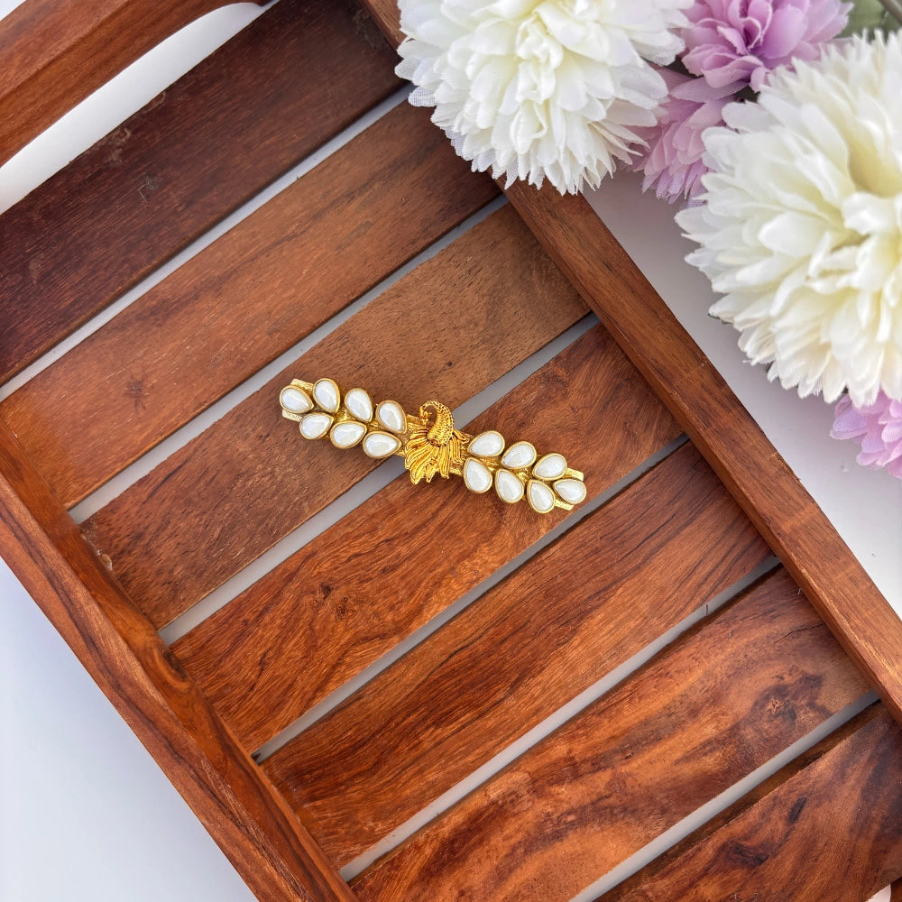 Peacock Grace Center Clip