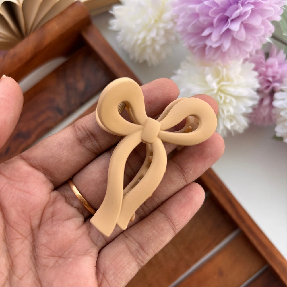 Minimal Ribbon Bow Hair Claw – Medium
