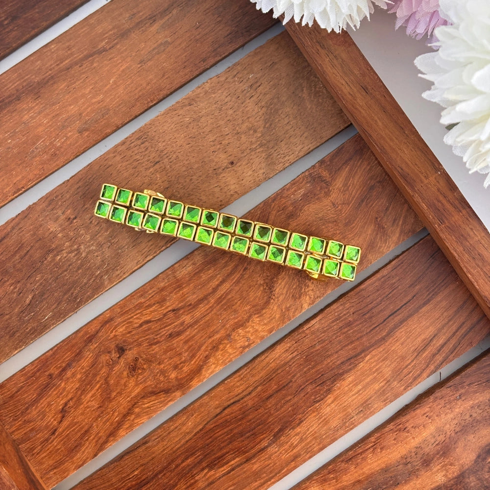 Emerald Grid Center Clip