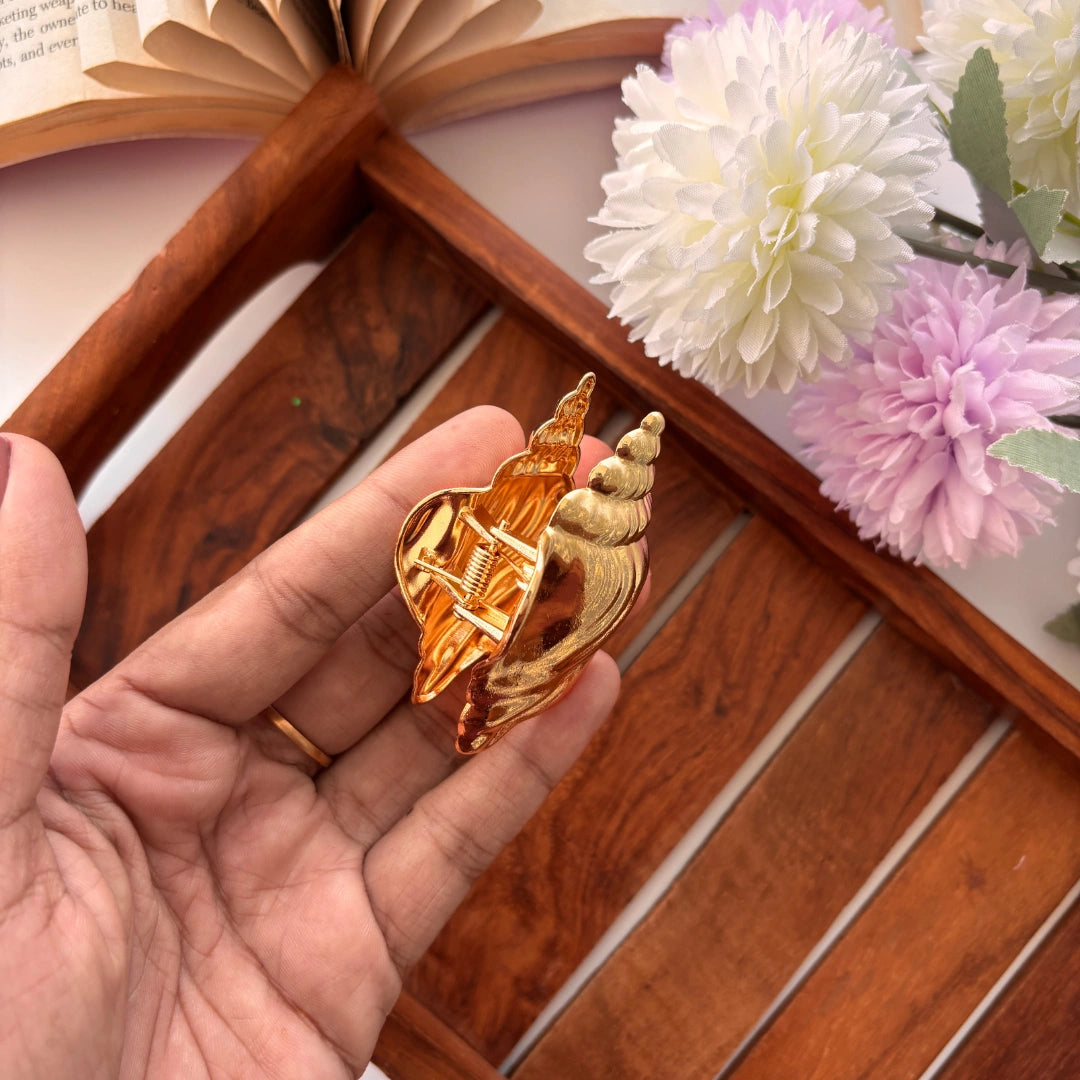 Golden Conch Shell Hair Claw - Medium