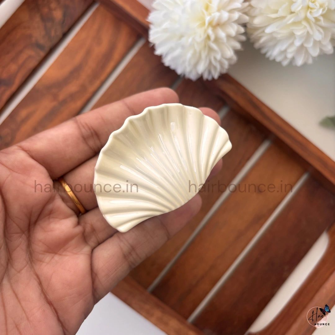 Pastel Seashell Hair Claw – Medium