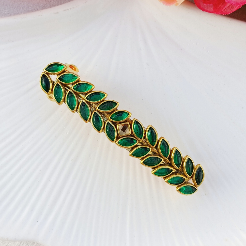 Green Eye Center Clip