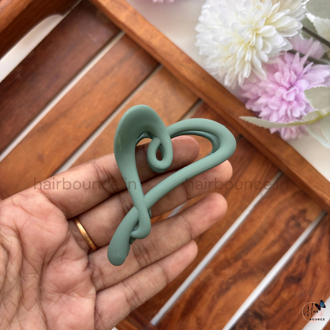 Sweetheart Loop Hair Claw for Women – Medium