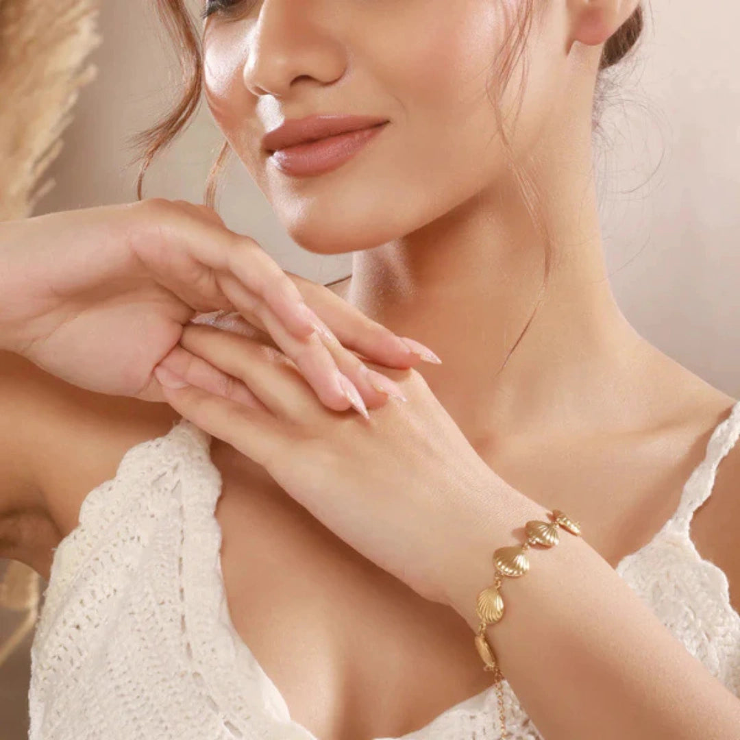 Golden Seashell Link Bracelet