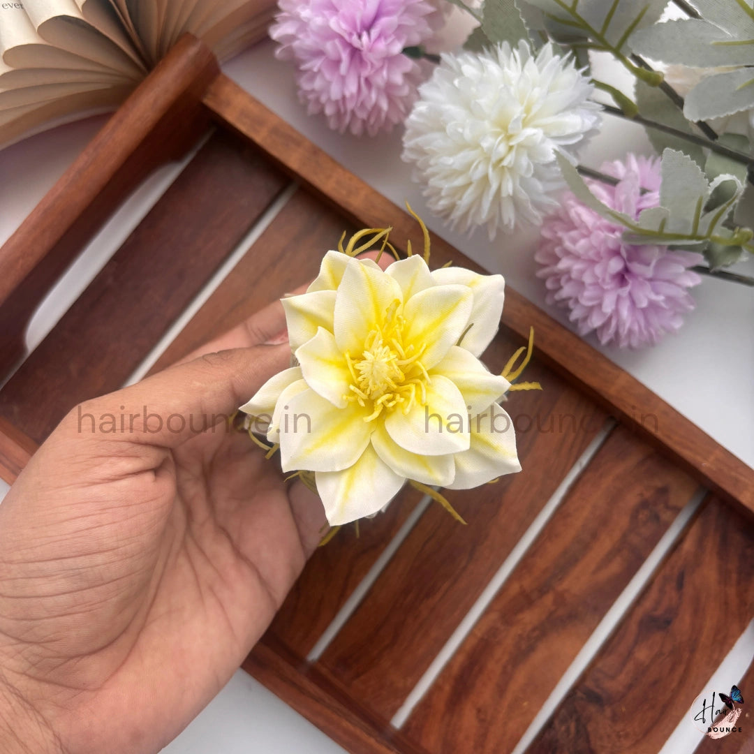 Elegant Bloom Floral Hair Claw - Large