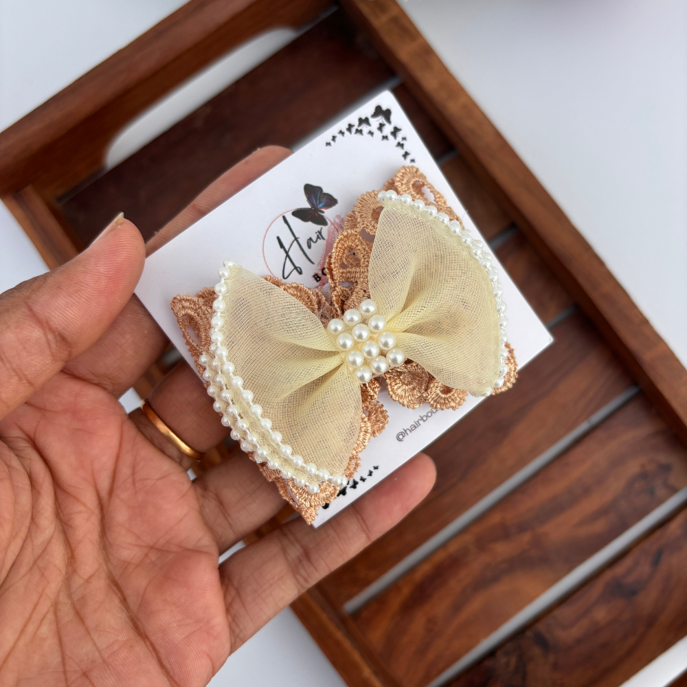 Grace Pearl Bow Clip