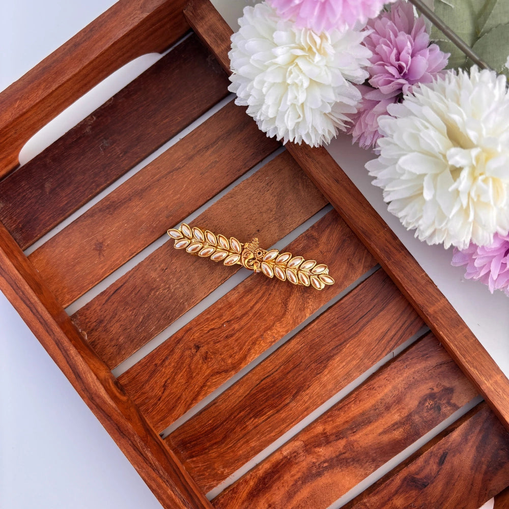 Elegant Ganesha Leaf Kundan Clip