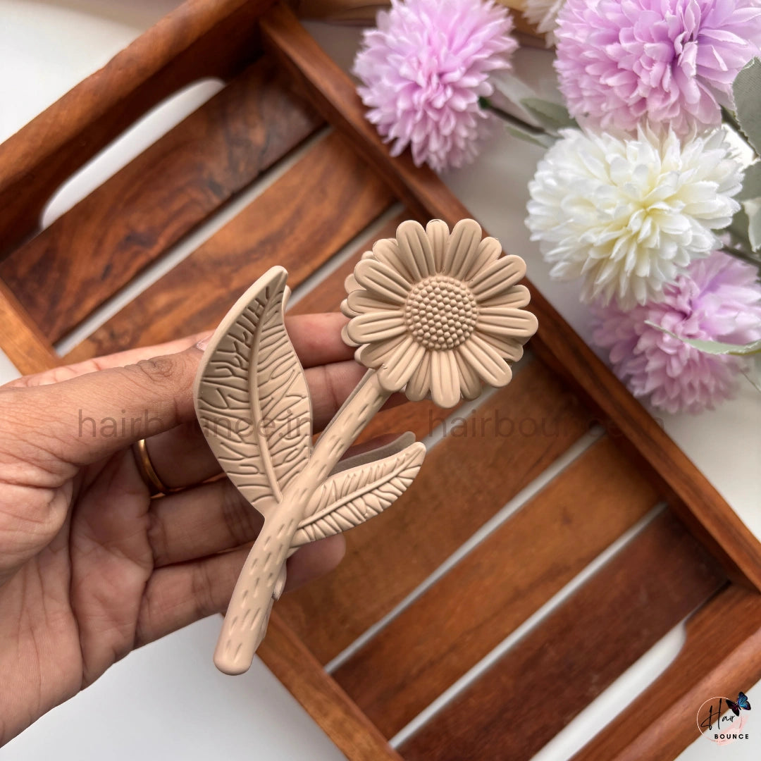 Matte Daisy Stem Hair Claw – Large