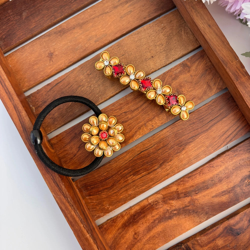 Golden Petal Charm Duo – Hair Set