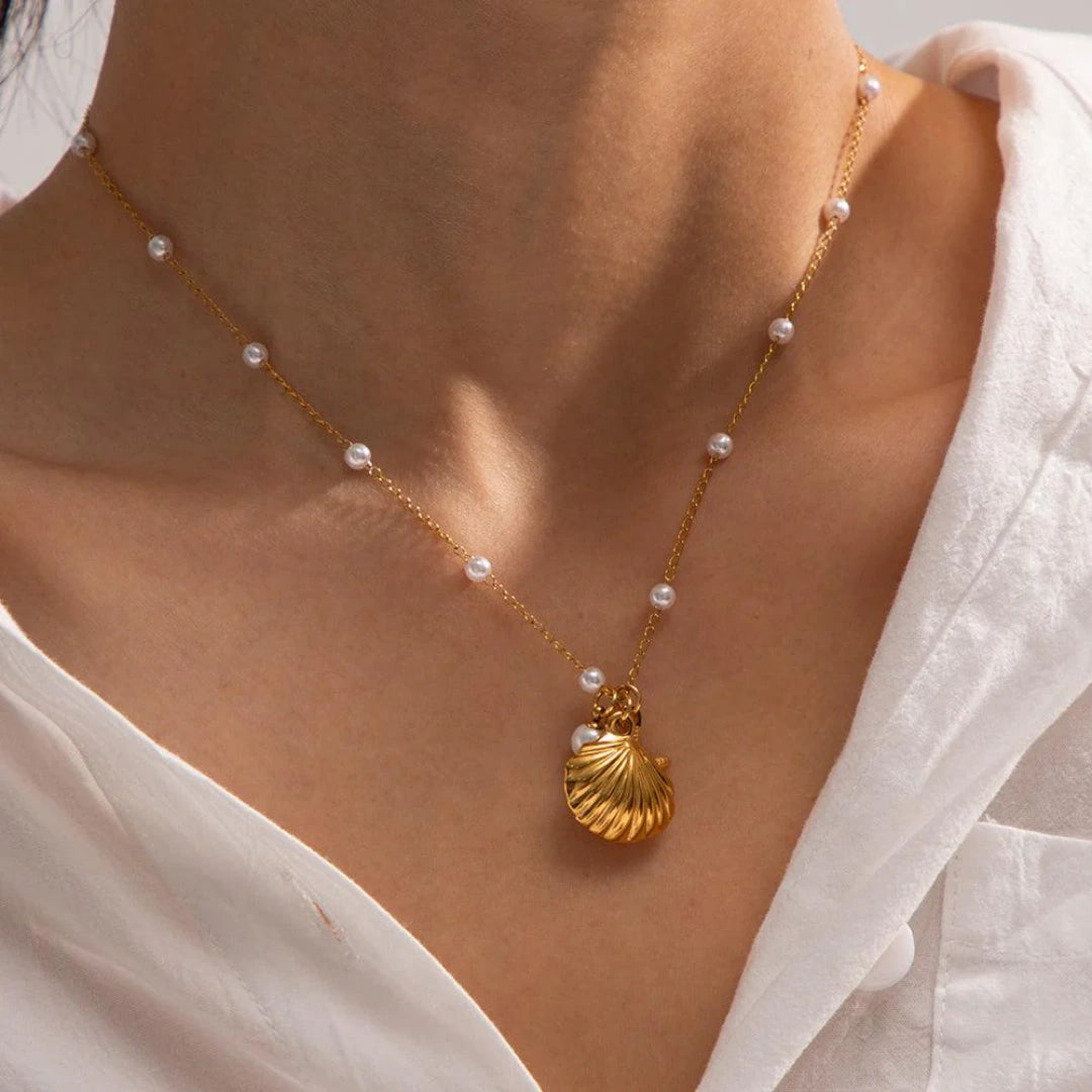 Golden Seashell Pearl Necklace