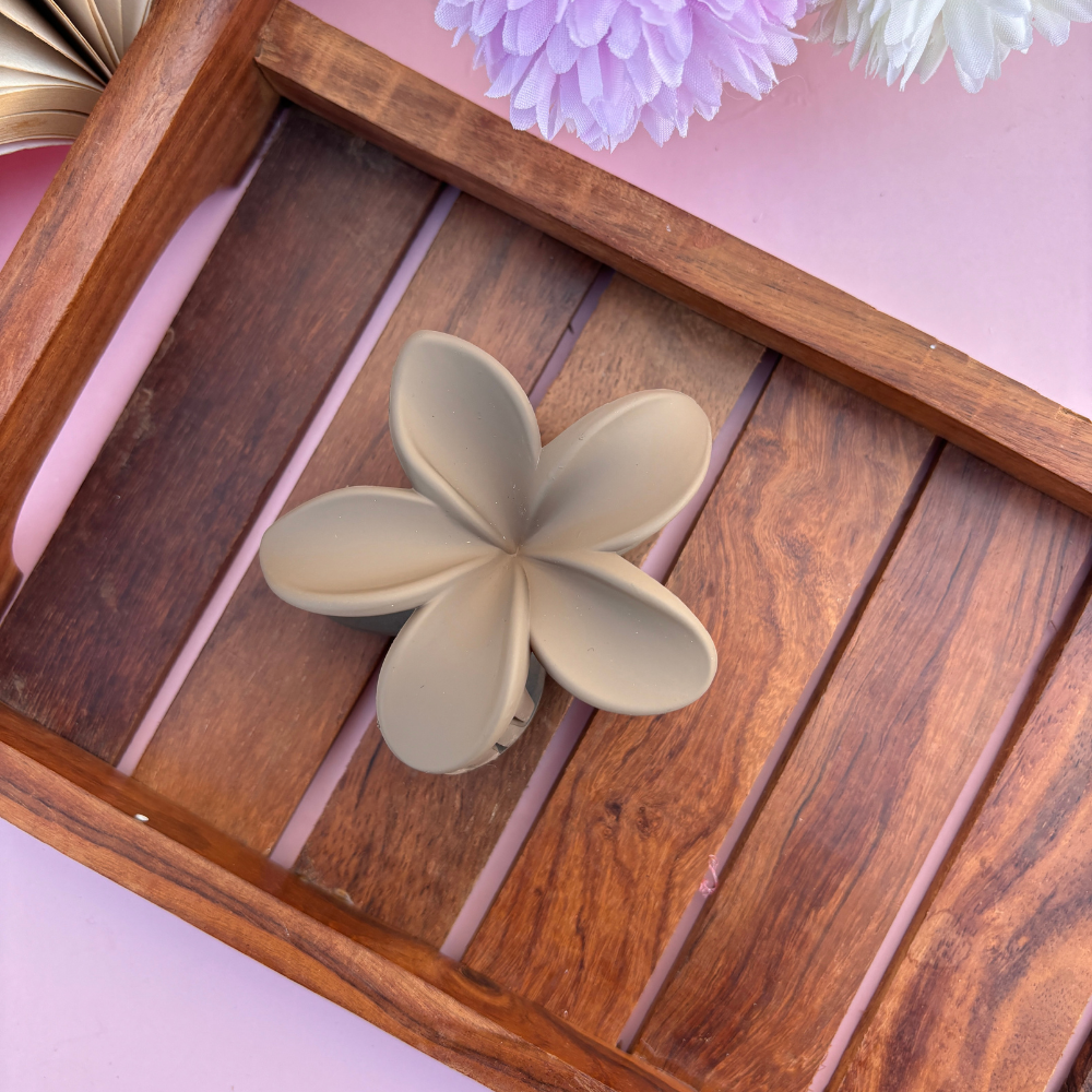 Lilly Matte Finish Hair Claw - Large