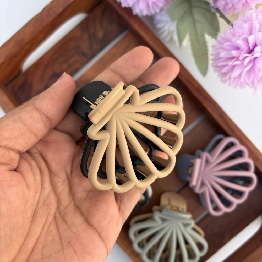Dual Colour Shell Hair Claw - Medium