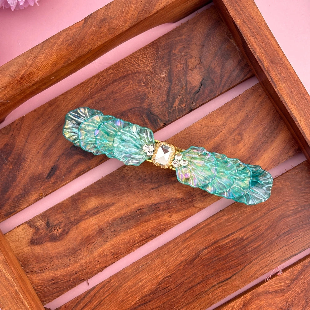 Ocean Bloom Center Clip