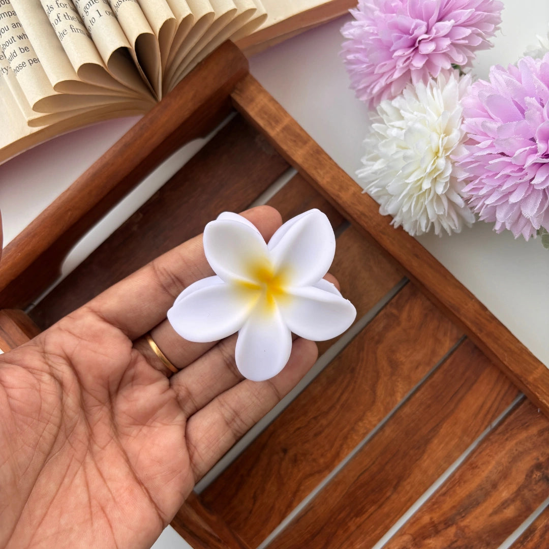 White Lily Flower Matte Hair Claw – Medium