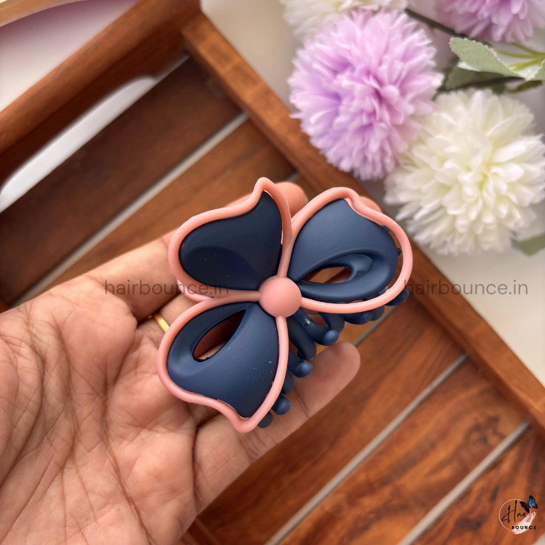 Matte Bow Hair Claw – Medium