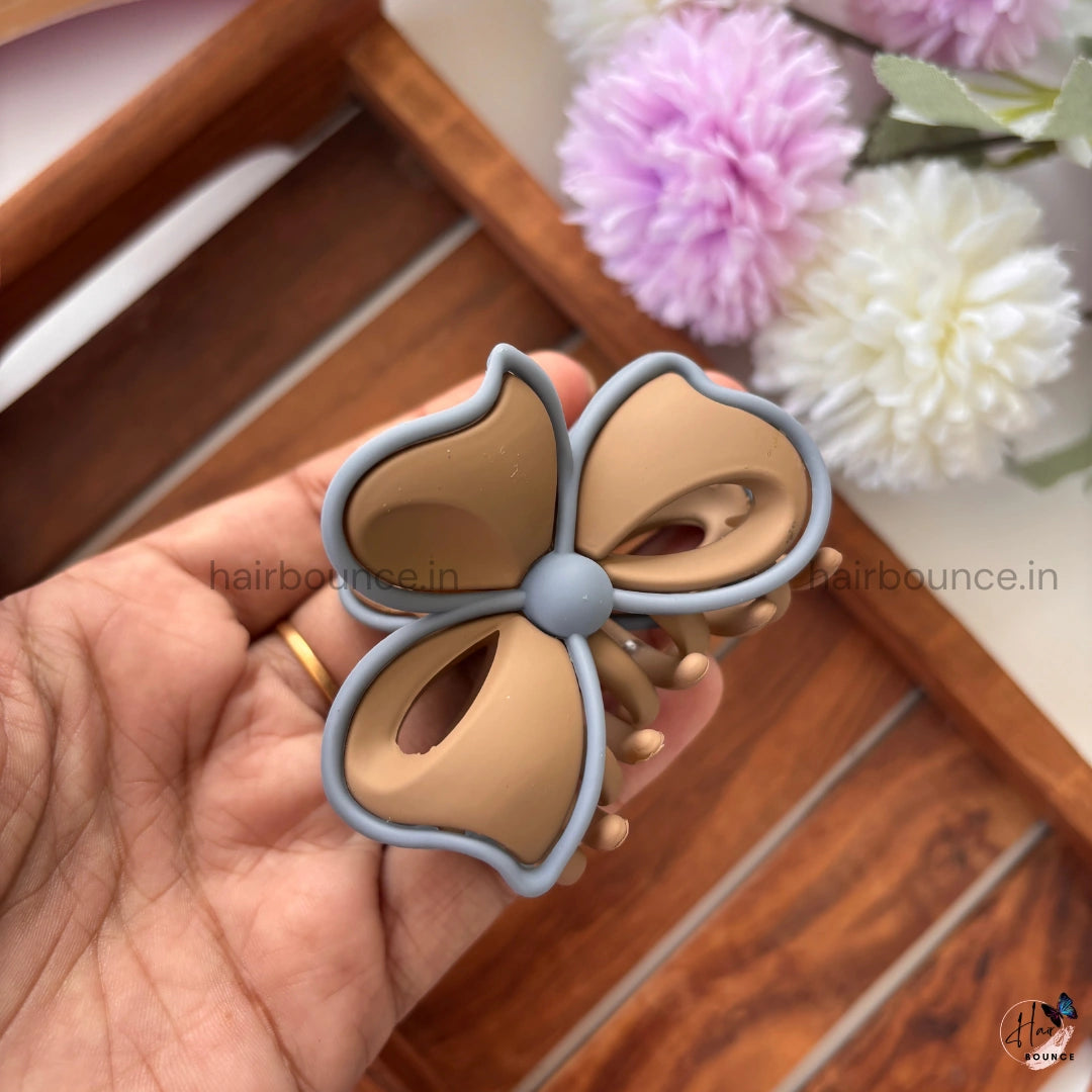 Matte Bow Hair Claw – Medium