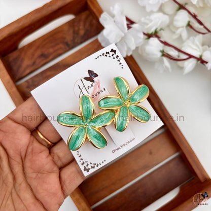 Frangipani Bloom Center Hair Clip – Twin Flower