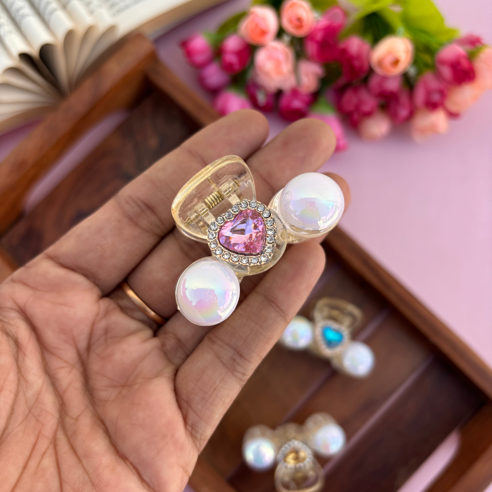 Shinny Heart Pearl Hair Claw - Medium