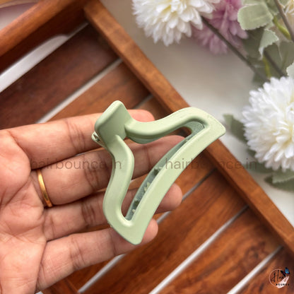 Matte Wave Arch Hair Claw – Medium