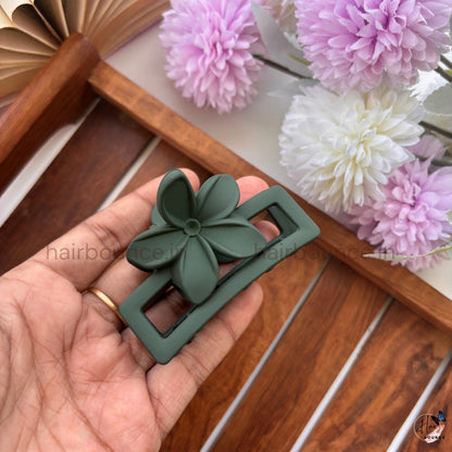 Plumeria Bloom Hair Claw for Women – Medium