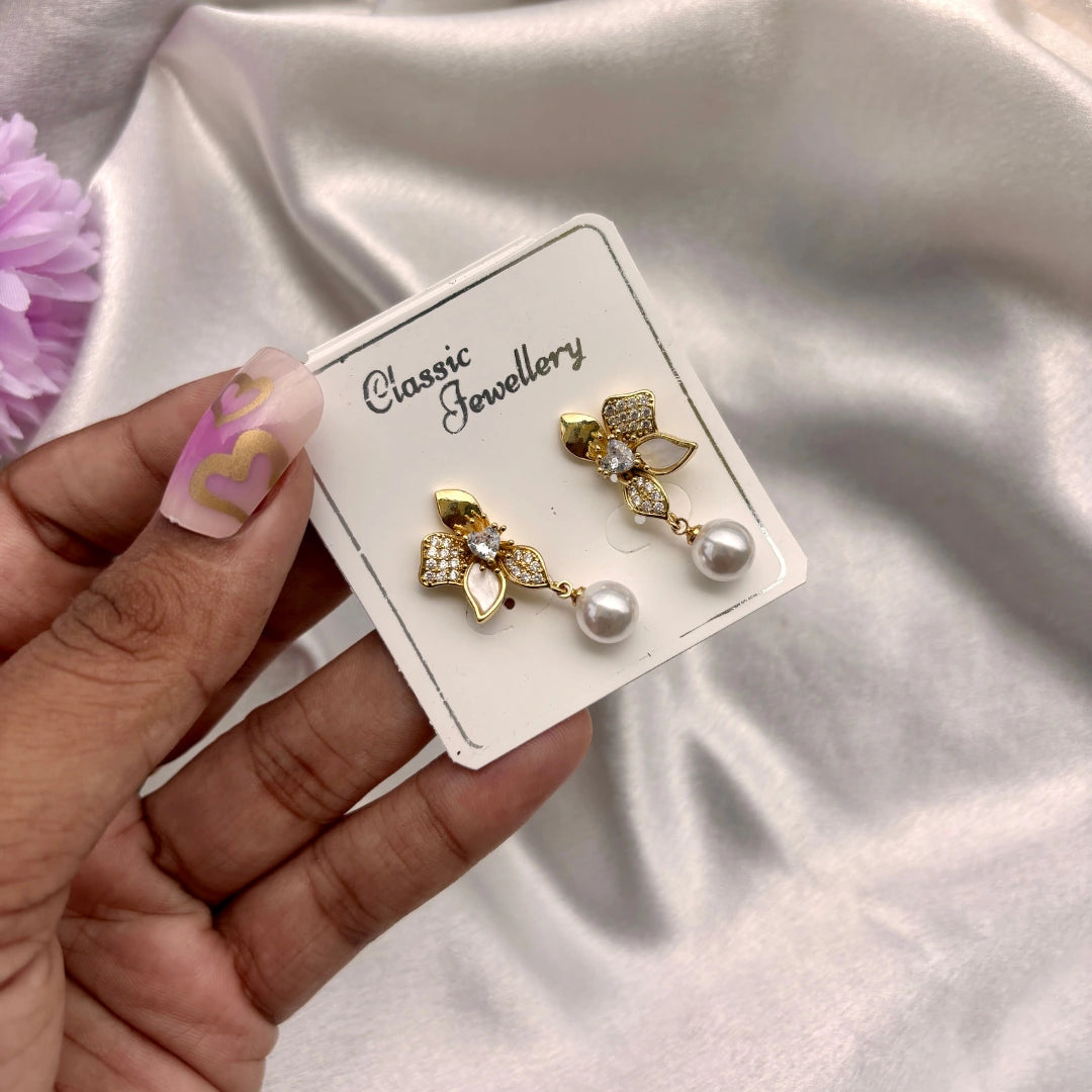 Pearl Leaf Sparkle Drops