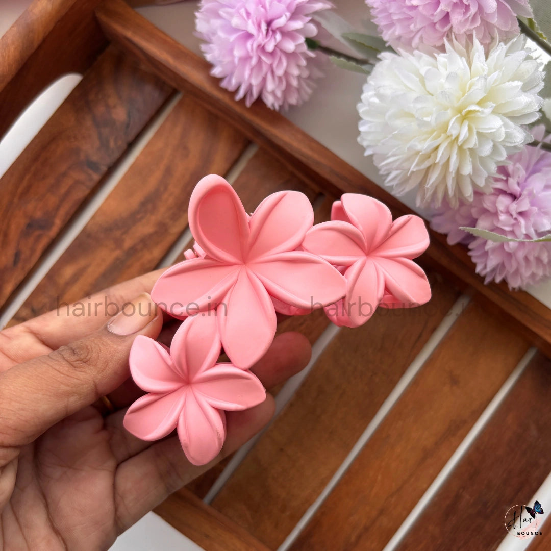 Matte Triple Blossom Hair Claw – Large