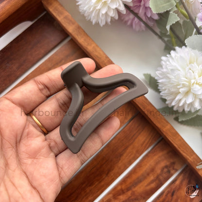 Matte Wave Arch Hair Claw – Medium
