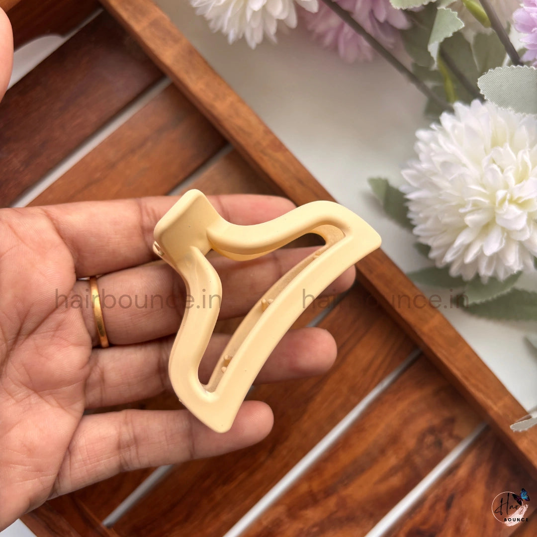 Matte Wave Arch Hair Claw – Medium