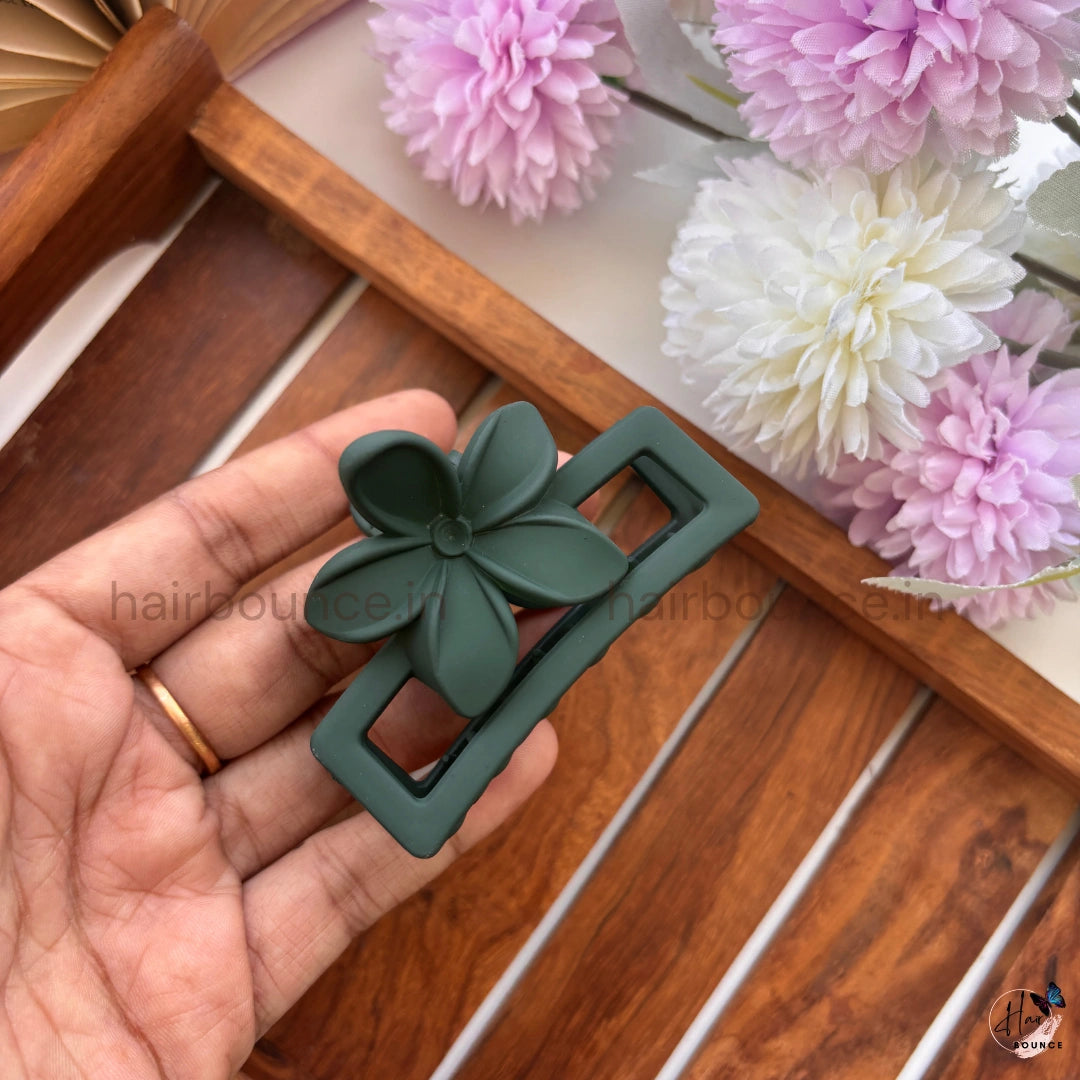 Plumeria Bloom Hair Claw for Women – Medium