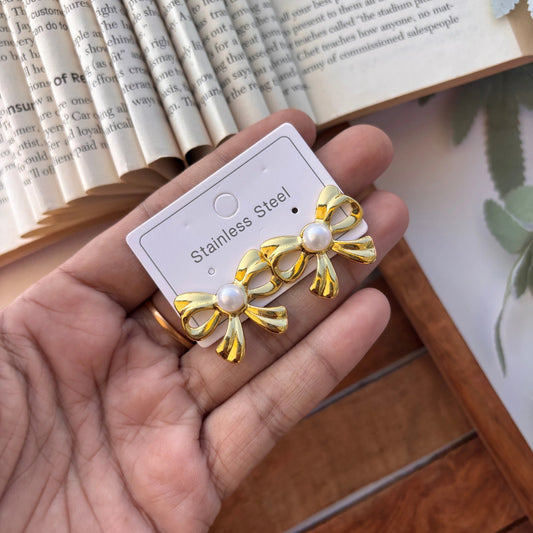 🎀 Pearl Bow Luxe Earrings