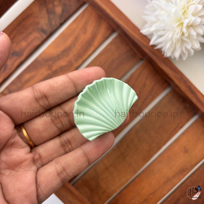 Pastel Seashell Hair Claw – Small