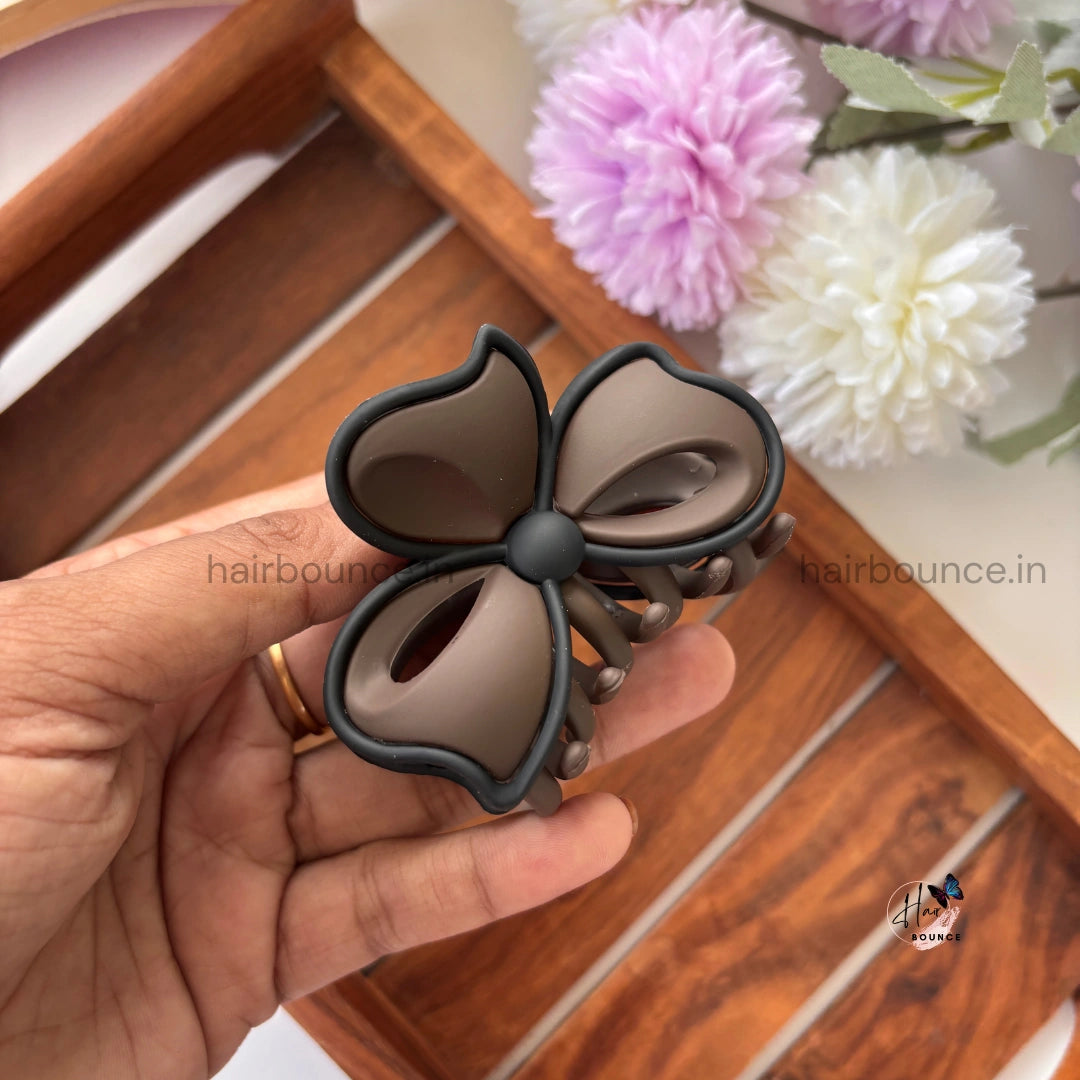 Matte Bow Hair Claw – Medium